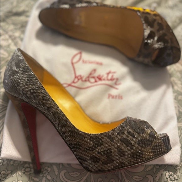Authentic, never worn, size 41 EU. Christian Louboutin Very Prive heels. - Picture 1 of 7